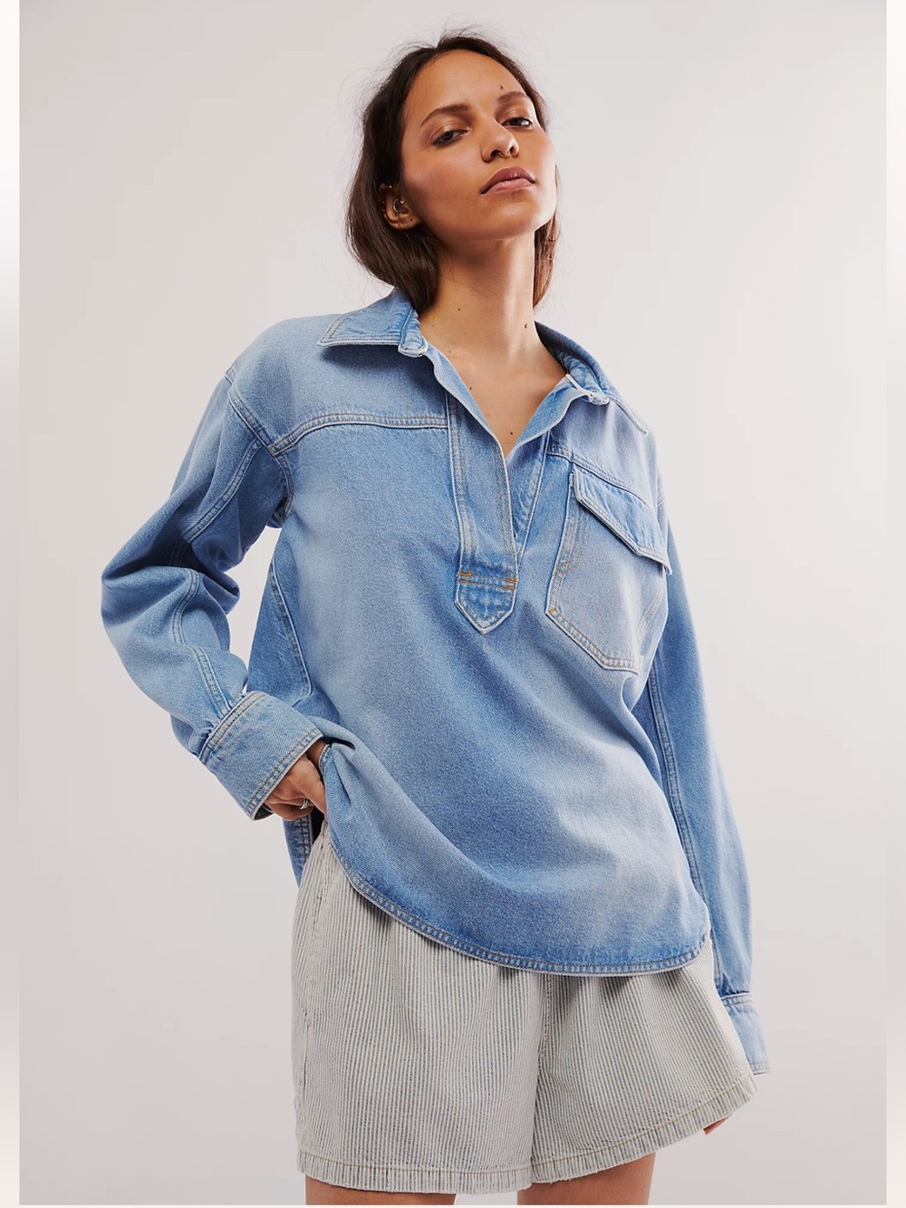 Women’s WE THE FREE Free People Leah Denim Oversized Pullover Shirt-Size Medium